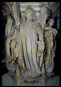Kong David, Moses (til venstre) og Jeremiah (til høyre), detalj av den sekskantede pidestallen til Moses-brønnen, 1395-1404 (for detaljer se 86118)